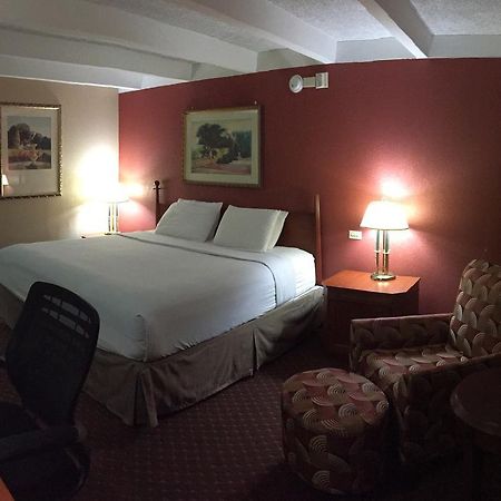 Rodeway Inn & Suites Rockford Dış mekan fotoğraf