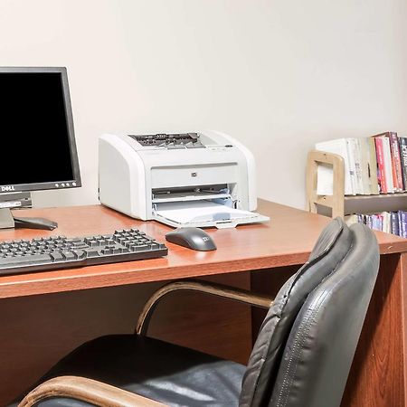 Rodeway Inn & Suites Rockford Dış mekan fotoğraf