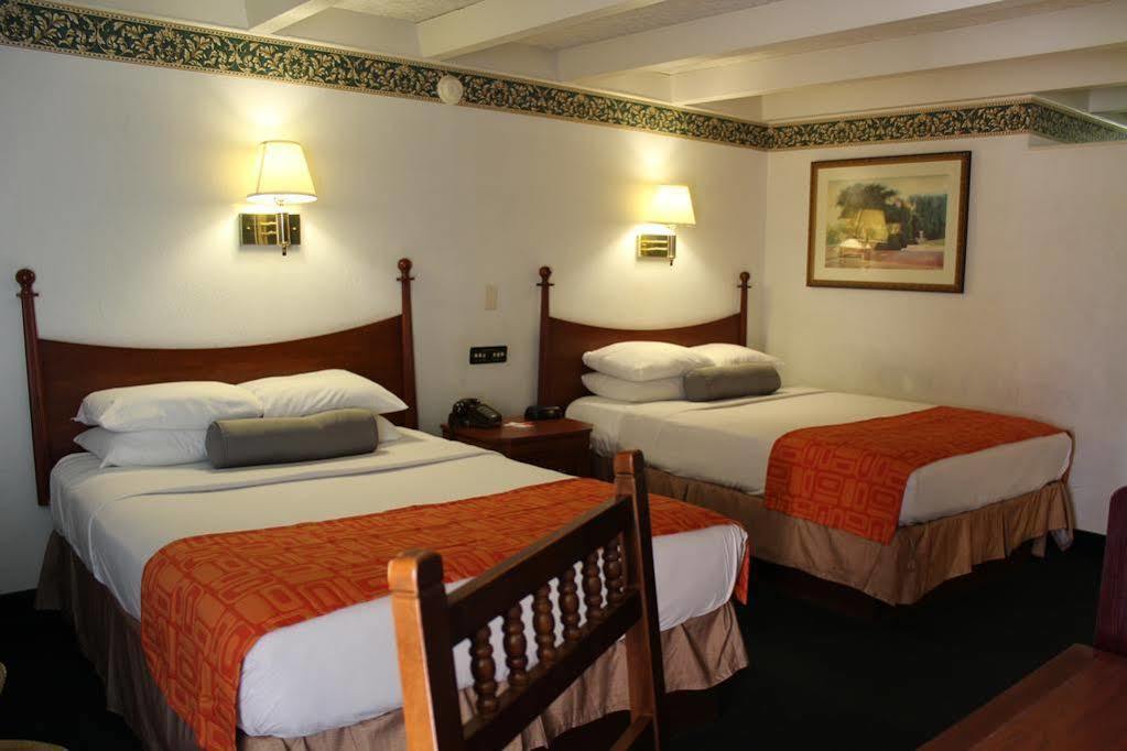 Rodeway Inn & Suites Rockford Dış mekan fotoğraf