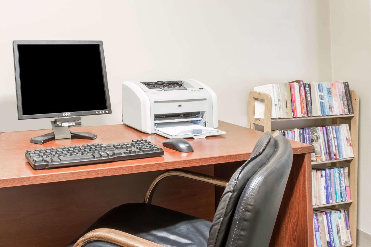 Rodeway Inn & Suites Rockford Dış mekan fotoğraf