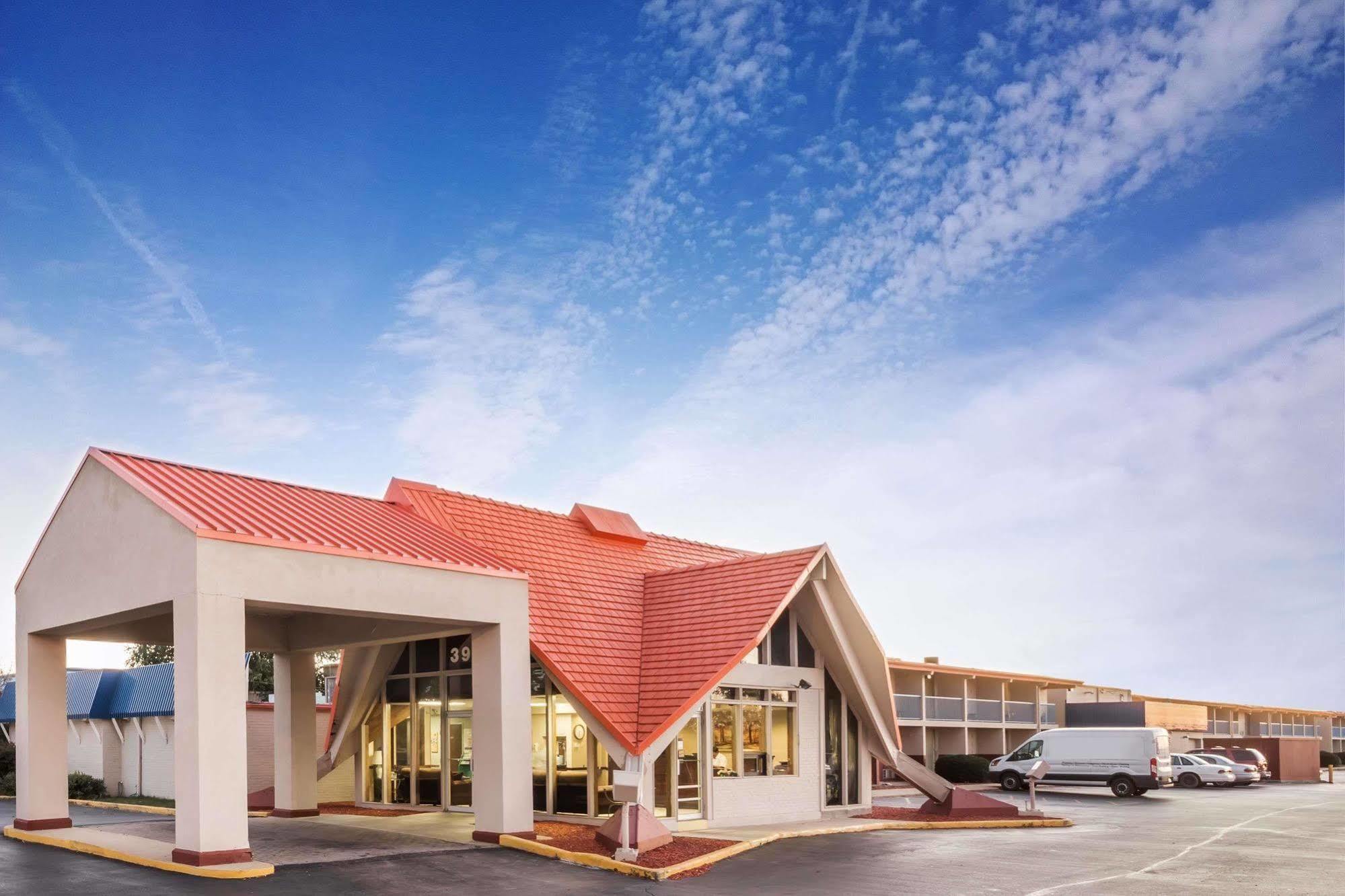 Rodeway Inn & Suites Rockford Dış mekan fotoğraf