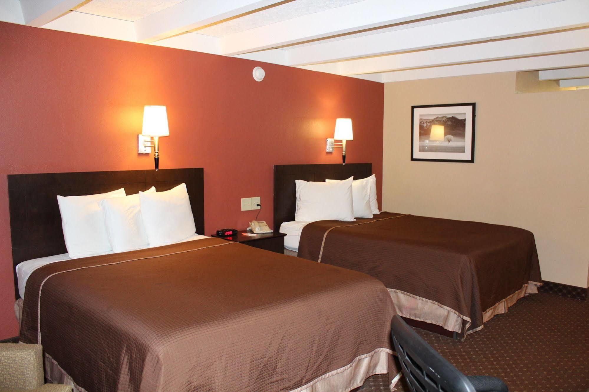 Rodeway Inn & Suites Rockford Dış mekan fotoğraf