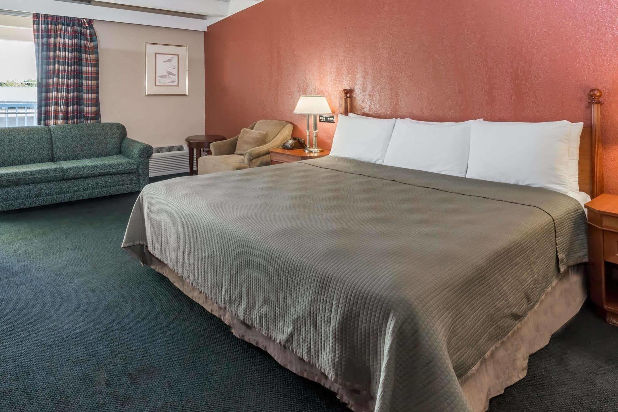 Rodeway Inn & Suites Rockford Dış mekan fotoğraf