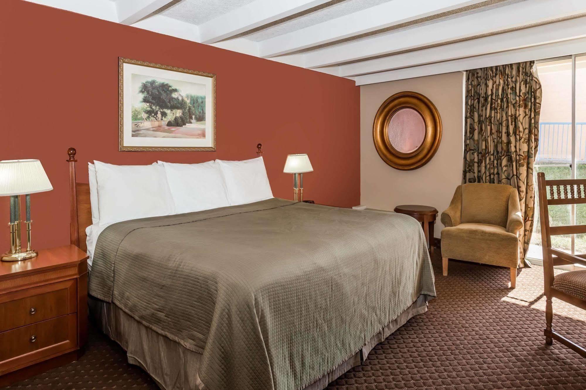 Rodeway Inn & Suites Rockford Dış mekan fotoğraf
