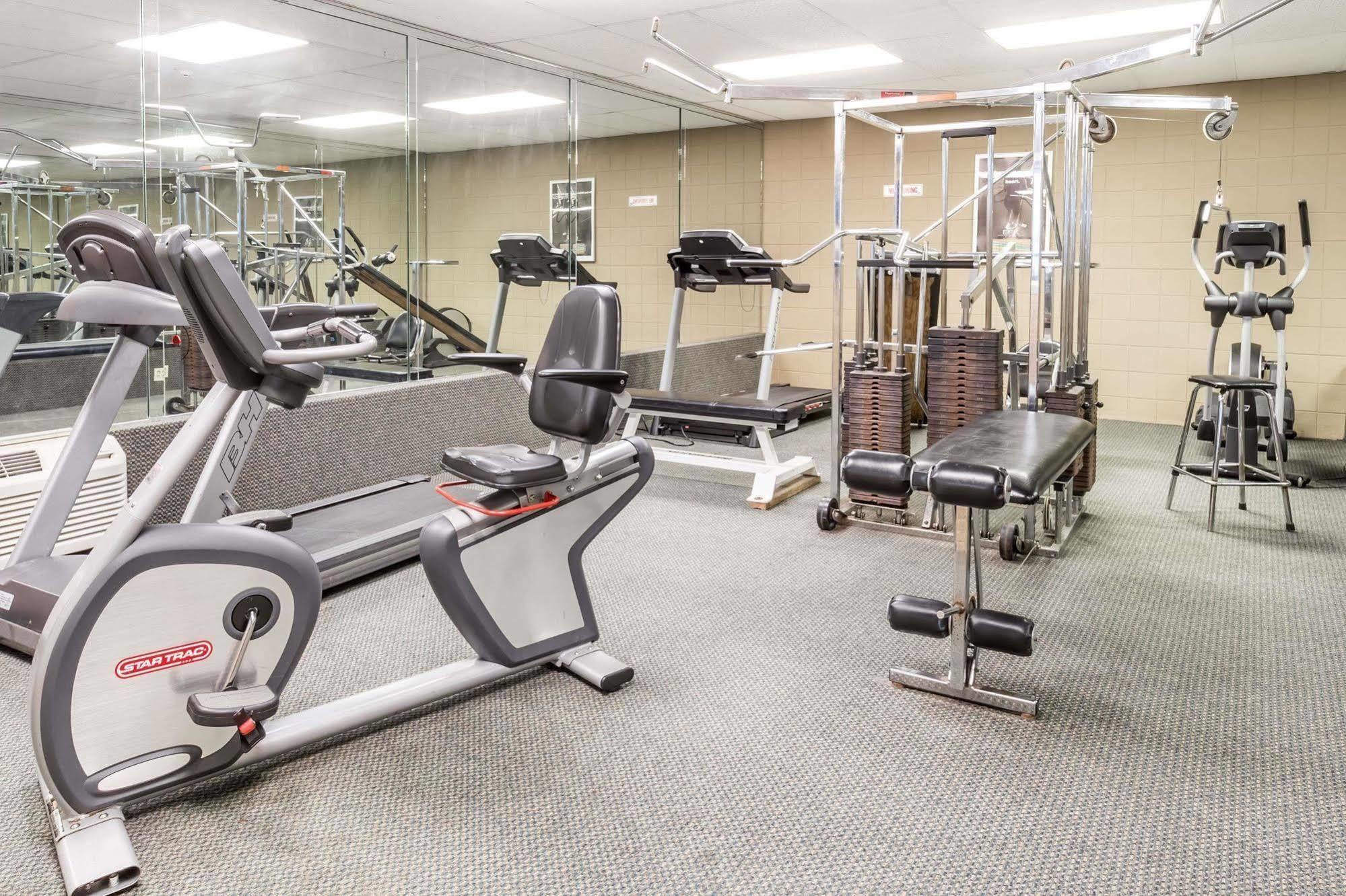 Rodeway Inn & Suites Rockford Dış mekan fotoğraf