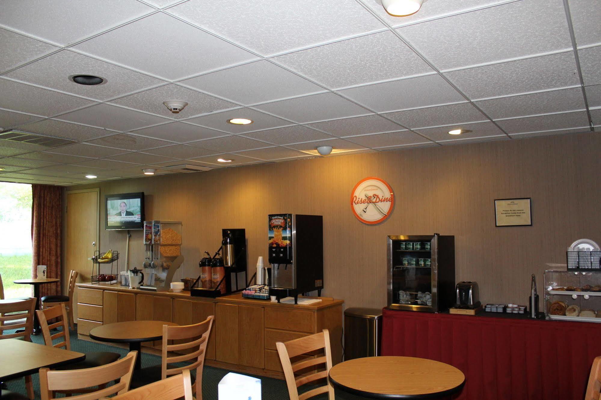 Rodeway Inn & Suites Rockford Dış mekan fotoğraf